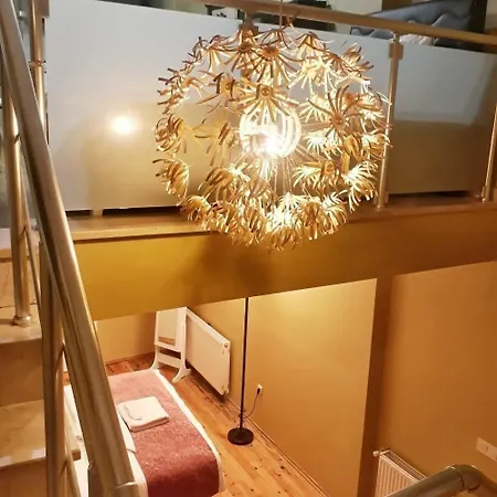 Ξενοδοχείο Bird