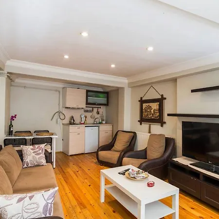 Ξενοδοχείο Bird 3*